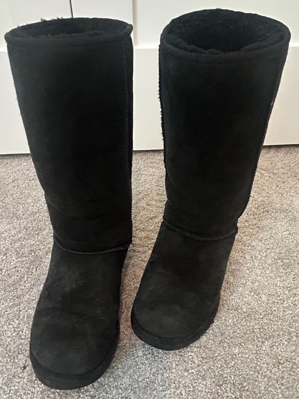 UGG Tall Classic Boot in Black, Size 9